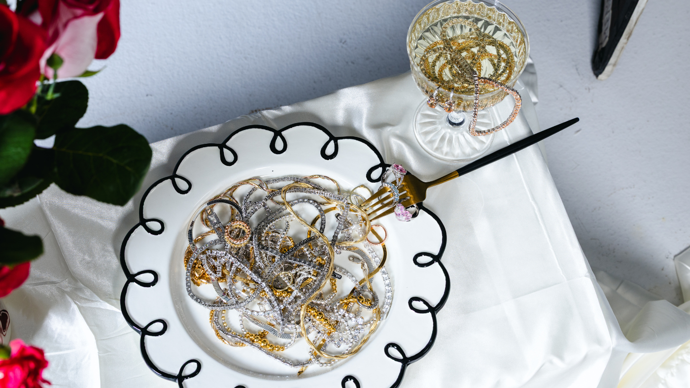 The Era of Effortless Stacking: How to Layer Jewelry Like You Meant It