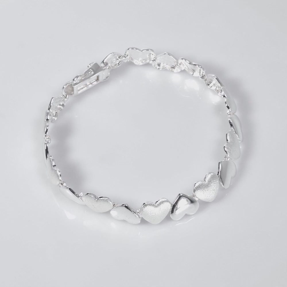 Load video: 925 Sterling Silver Eternal Heart Bracelet Puffed 7 Inches For Women
