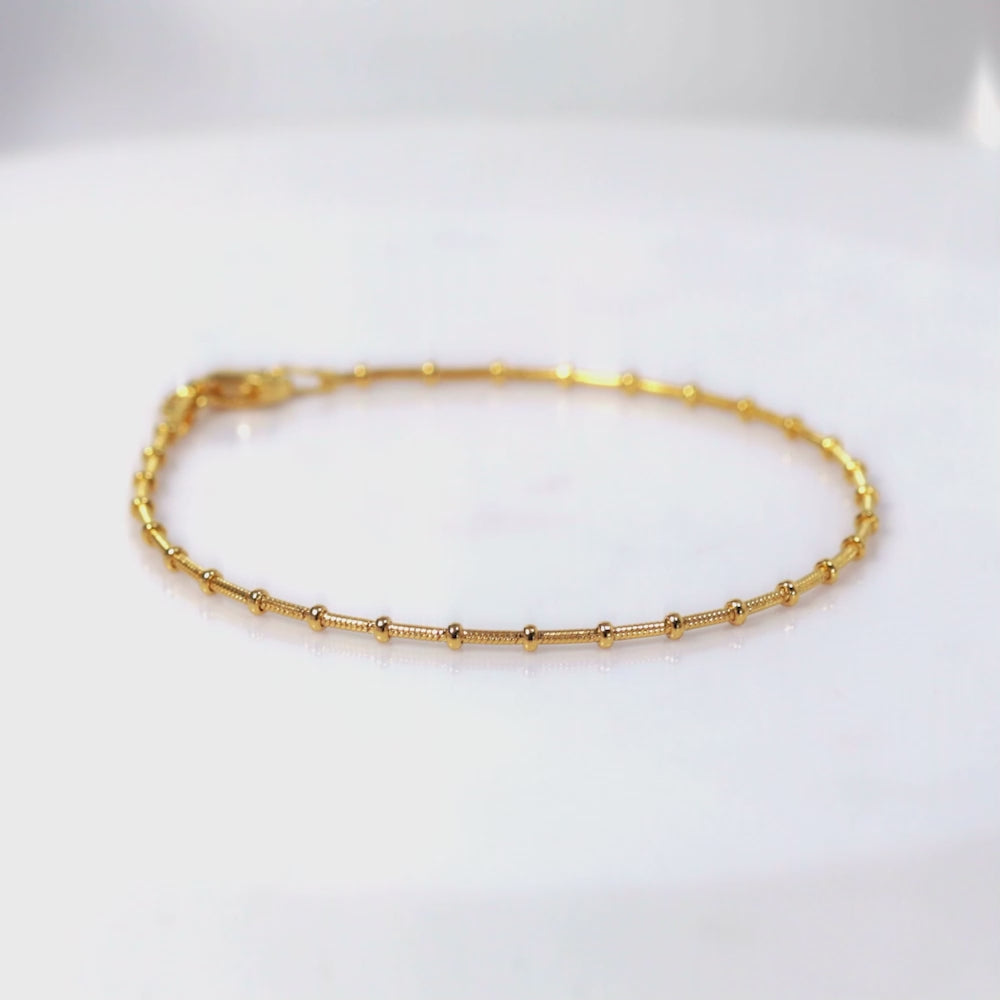 Load video: 925 Sterling Silver 18K Gold Plated Gilded Bracelet For Women